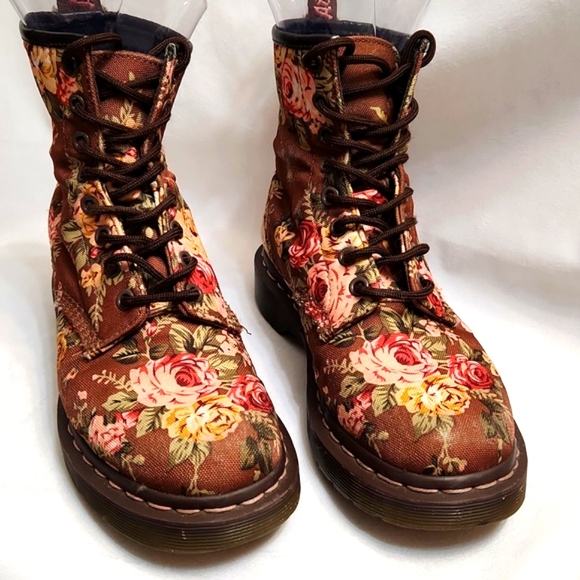Dr. Martens 11821 Floral Lace-up Combat boots (w size 6) - Picture 2 of 14